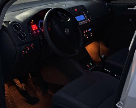 Серый Фольксваген Гольф, объемом двигателя 1.6 л и пробегом 248 тыс. км за 7200 $, фото 61 на Automoto.ua