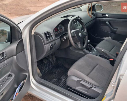 Серый Фольксваген Гольф, объемом двигателя 1.6 л и пробегом 175 тыс. км за 6200 $, фото 9 на Automoto.ua