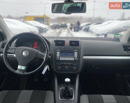 Серый Фольксваген Гольф, объемом двигателя 1.4 л и пробегом 231 тыс. км за 5950 $, фото 19 на Automoto.ua