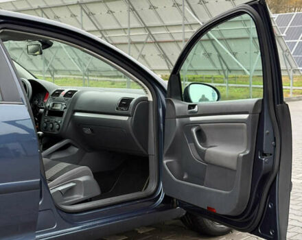 Серый Фольксваген Гольф, объемом двигателя 1.6 л и пробегом 227 тыс. км за 6300 $, фото 81 на Automoto.ua