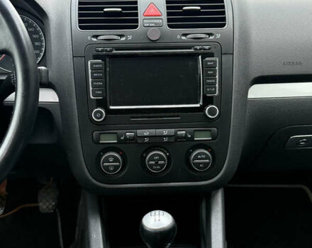 Серый Фольксваген Гольф, объемом двигателя 1.4 л и пробегом 251 тыс. км за 6450 $, фото 29 на Automoto.ua