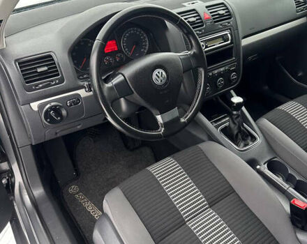 Серый Фольксваген Гольф, объемом двигателя 1.6 л и пробегом 202 тыс. км за 6499 $, фото 25 на Automoto.ua