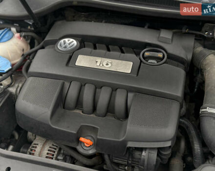 Сірий Фольксваген Гольф, об'ємом двигуна 1.6 л та пробігом 229 тис. км за 5555 $, фото 77 на Automoto.ua