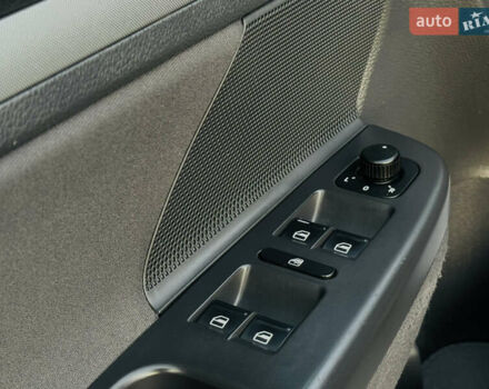 Серый Фольксваген Гольф, объемом двигателя 1.6 л и пробегом 170 тыс. км за 6600 $, фото 32 на Automoto.ua