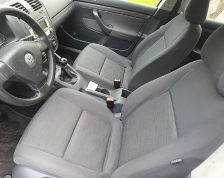 Серый Фольксваген Гольф, объемом двигателя 1.6 л и пробегом 280 тыс. км за 6500 $, фото 4 на Automoto.ua