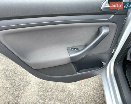 Серый Фольксваген Гольф, объемом двигателя 1.97 л и пробегом 261 тыс. км за 7700 $, фото 31 на Automoto.ua