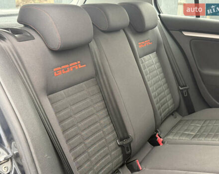 Сірий Фольксваген Гольф, об'ємом двигуна 1.6 л та пробігом 229 тис. км за 5555 $, фото 57 на Automoto.ua