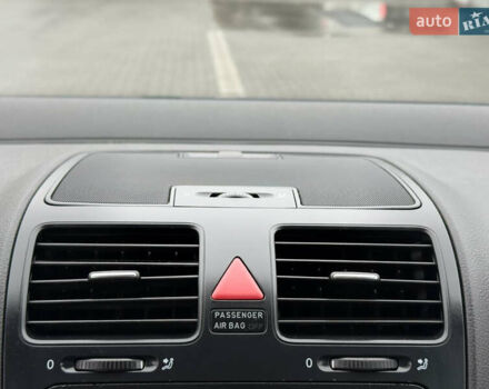 Серый Фольксваген Гольф, объемом двигателя 1.6 л и пробегом 227 тыс. км за 6300 $, фото 54 на Automoto.ua