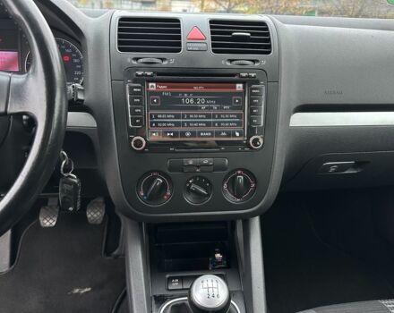 Сірий Фольксваген Гольф, об'ємом двигуна 1.4 л та пробігом 249 тис. км за 5900 $, фото 5 на Automoto.ua