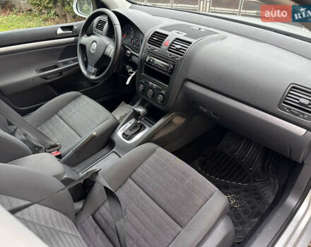 Сірий Фольксваген Гольф, об'ємом двигуна 1.6 л та пробігом 200 тис. км за 6999 $, фото 57 на Automoto.ua