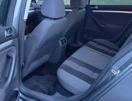 Серый Фольксваген Гольф, объемом двигателя 1.6 л и пробегом 256 тыс. км за 5799 $, фото 6 на Automoto.ua