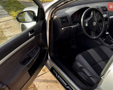 Серый Фольксваген Гольф, объемом двигателя 1.4 л и пробегом 217 тыс. км за 5649 $, фото 5 на Automoto.ua