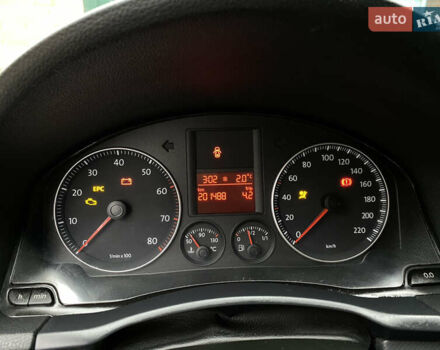 Сірий Фольксваген Гольф, об'ємом двигуна 1.39 л та пробігом 201 тис. км за 5400 $, фото 19 на Automoto.ua