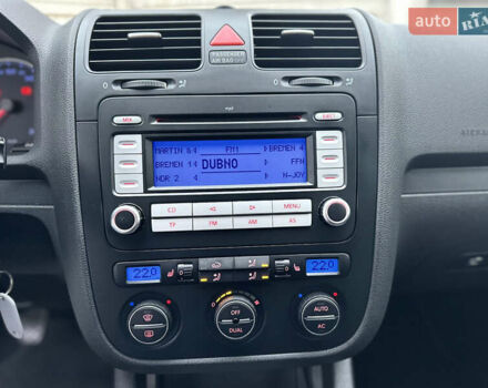 Сірий Фольксваген Гольф, об'ємом двигуна 1.6 л та пробігом 167 тис. км за 6550 $, фото 26 на Automoto.ua