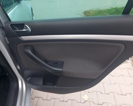 Серый Фольксваген Гольф, объемом двигателя 1.6 л и пробегом 240 тыс. км за 6500 $, фото 15 на Automoto.ua