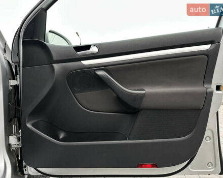 Серый Фольксваген Гольф, объемом двигателя 1.4 л и пробегом 249 тыс. км за 5900 $, фото 37 на Automoto.ua