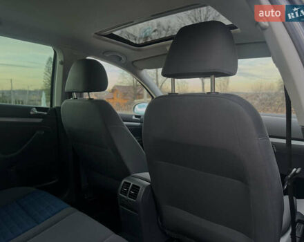 Серый Фольксваген Гольф, объемом двигателя 1.6 л и пробегом 170 тыс. км за 6600 $, фото 71 на Automoto.ua