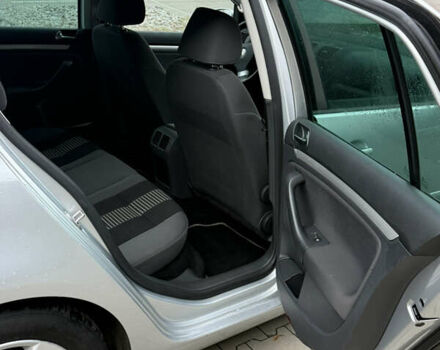 Серый Фольксваген Гольф, объемом двигателя 1.4 л и пробегом 251 тыс. км за 6450 $, фото 31 на Automoto.ua