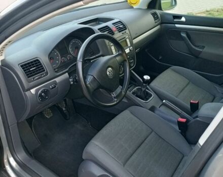 Серый Фольксваген Гольф, объемом двигателя 1.6 л и пробегом 196 тыс. км за 6399 $, фото 9 на Automoto.ua