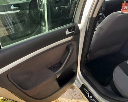 Серый Фольксваген Гольф, объемом двигателя 1.4 л и пробегом 217 тыс. км за 5649 $, фото 7 на Automoto.ua