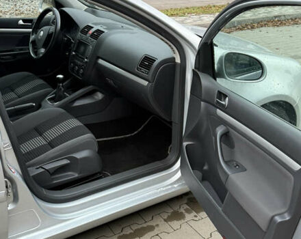 Серый Фольксваген Гольф, объемом двигателя 1.4 л и пробегом 251 тыс. км за 6450 $, фото 30 на Automoto.ua