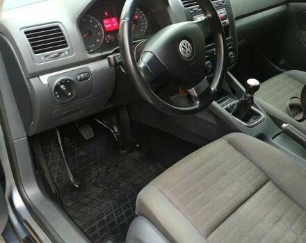Серый Фольксваген Гольф, объемом двигателя 1.6 л и пробегом 310 тыс. км за 6100 $, фото 8 на Automoto.ua