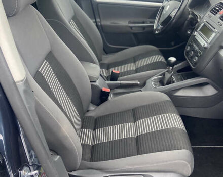 Серый Фольксваген Гольф, объемом двигателя 1.4 л и пробегом 231 тыс. км за 5950 $, фото 13 на Automoto.ua