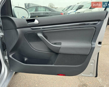 Сірий Фольксваген Гольф, об'ємом двигуна 1.4 л та пробігом 217 тис. км за 7800 $, фото 38 на Automoto.ua