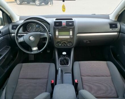 Серый Фольксваген Гольф, объемом двигателя 1.6 л и пробегом 196 тыс. км за 6399 $, фото 7 на Automoto.ua