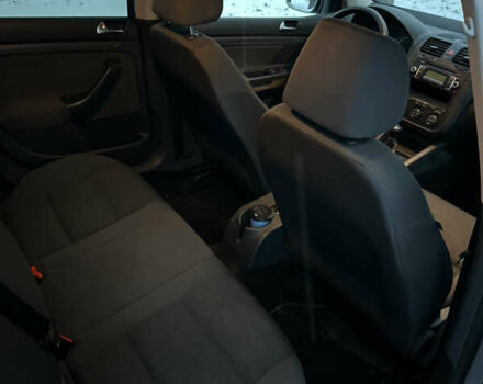 Серый Фольксваген Гольф, объемом двигателя 1.6 л и пробегом 193 тыс. км за 6500 $, фото 6 на Automoto.ua