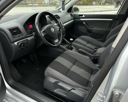 Сірий Фольксваген Гольф, об'ємом двигуна 1.4 л та пробігом 249 тис. км за 5900 $, фото 4 на Automoto.ua