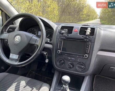 Сірий Фольксваген Гольф, об'ємом двигуна 1.39 л та пробігом 302 тис. км за 5400 $, фото 8 на Automoto.ua