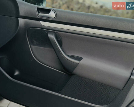 Серый Фольксваген Гольф, объемом двигателя 1.6 л и пробегом 170 тыс. км за 6600 $, фото 65 на Automoto.ua