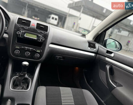 Серый Фольксваген Гольф, объемом двигателя 1.6 л и пробегом 227 тыс. км за 6300 $, фото 35 на Automoto.ua