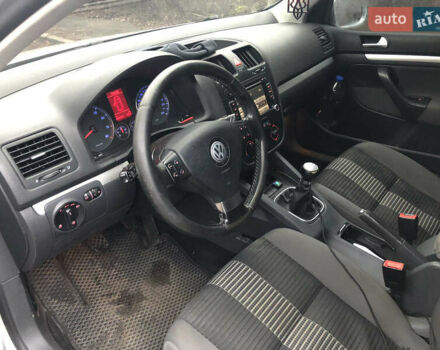 Серый Фольксваген Гольф, объемом двигателя 1.6 л и пробегом 284 тыс. км за 5100 $, фото 8 на Automoto.ua
