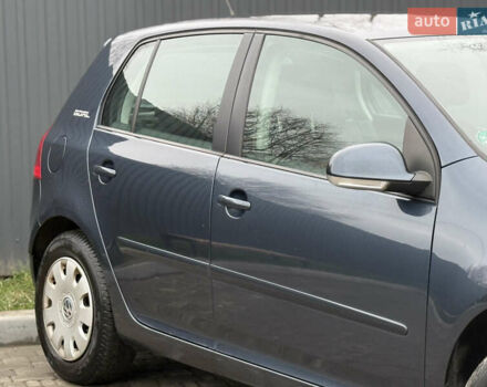 Сірий Фольксваген Гольф, об'ємом двигуна 1.6 л та пробігом 229 тис. км за 5555 $, фото 24 на Automoto.ua