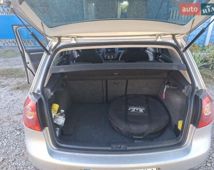 Фольксваген Гольф 2008 в Онуфриевке на Automoto.ua Серый Фольксваген Гольф, объемом двигателя 1.6 л и пробегом 245 тыс. км за 6200 $, фото 5 на Automoto.ua