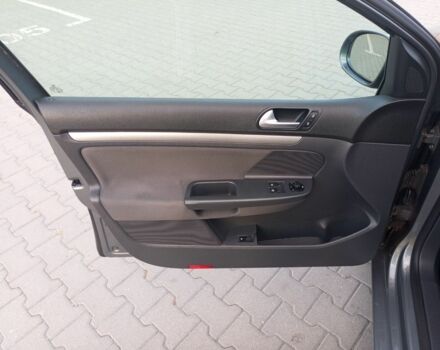 Серый Фольксваген Гольф, объемом двигателя 1.6 л и пробегом 196 тыс. км за 6399 $, фото 12 на Automoto.ua