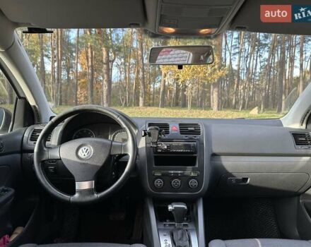 Сірий Фольксваген Гольф, об'ємом двигуна 1.6 л та пробігом 222 тис. км за 6000 $, фото 2 на Automoto.ua