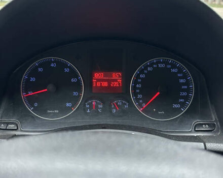 Серый Фольксваген Гольф, объемом двигателя 1.6 л и пробегом 320 тыс. км за 6299 $, фото 8 на Automoto.ua