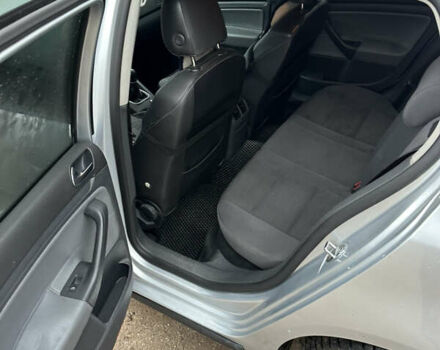 Серый Фольксваген Гольф, объемом двигателя 1.6 л и пробегом 320 тыс. км за 6299 $, фото 6 на Automoto.ua