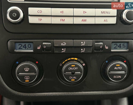 Сірий Фольксваген Гольф, об'ємом двигуна 1.6 л та пробігом 229 тис. км за 5555 $, фото 69 на Automoto.ua