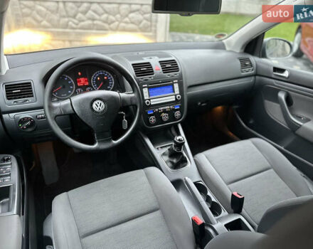 Сірий Фольксваген Гольф, об'ємом двигуна 1.6 л та пробігом 167 тис. км за 6550 $, фото 22 на Automoto.ua