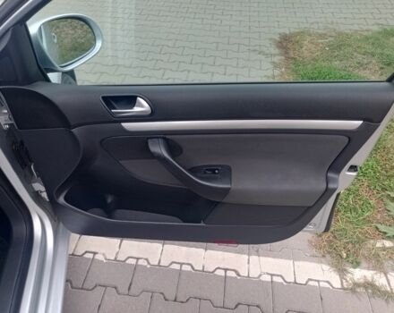 Серый Фольксваген Гольф, объемом двигателя 1.6 л и пробегом 240 тыс. км за 6500 $, фото 18 на Automoto.ua