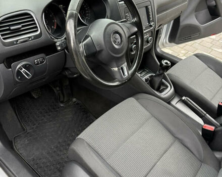 Серый Фольксваген Гольф, объемом двигателя 1.6 л и пробегом 216 тыс. км за 7700 $, фото 15 на Automoto.ua