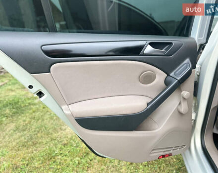 Серый Фольксваген Гольф, объемом двигателя 1.97 л и пробегом 284 тыс. км за 7677 $, фото 15 на Automoto.ua