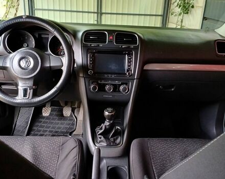 Фольксваген Гольф 2009 в Николаеве на Automoto.ua Серый Фольксваген Гольф, объемом двигателя 1.4 л и пробегом 133 тыс. км за 7800 $, фото 4 на Automoto.ua