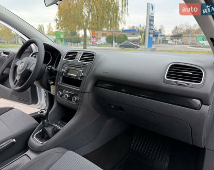 Серый Фольксваген Гольф, объемом двигателя 1.6 л и пробегом 222 тыс. км за 7999 $, фото 29 на Automoto.ua