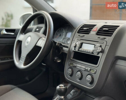 Серый Фольксваген Гольф, объемом двигателя 1.6 л и пробегом 240 тыс. км за 6550 $, фото 15 на Automoto.ua