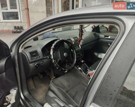 Сірий Фольксваген Гольф, об'ємом двигуна 1.6 л та пробігом 400 тис. км за 6200 $, фото 2 на Automoto.ua